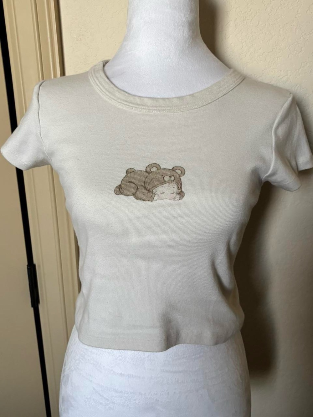 Brandy Melville Cream Bear Graphic Crop Top